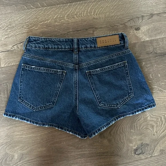 Pacsun Darkwash high waist jean shorts - Picture 2 of 3